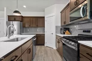 20571 Rolen Ave, Bend, OR 97702 - Photo 8