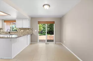 1156 Ginger Way, Medford, OR 97501 - Photo 6