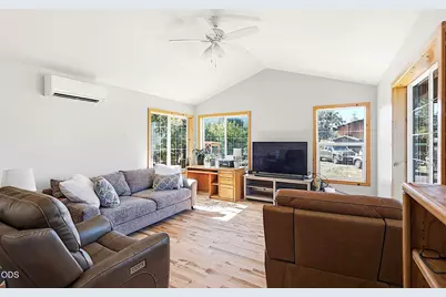 19560 Williams Highway, Williams, OR 97544 - Photo 6