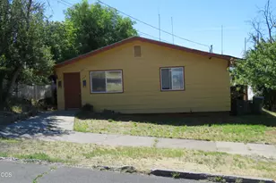 326 Jefferson St, Klamath Falls, OR 97601 - Photo 1