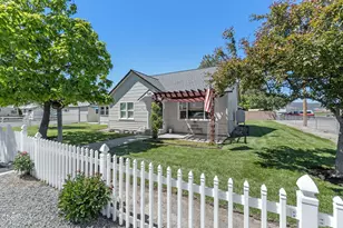 540 E 2nd St, Merrill, OR 97633 - Photo 6