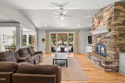 63337 Stonewood Drive, Bend, OR 97701 - Photo 8