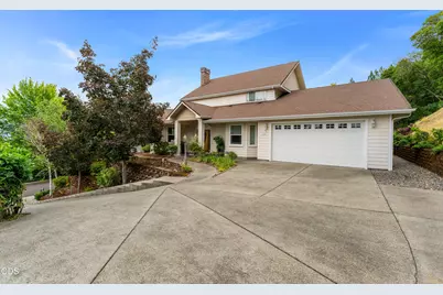 2226 SE Linden Lane, Grants Pass, OR 97527 - Photo 2