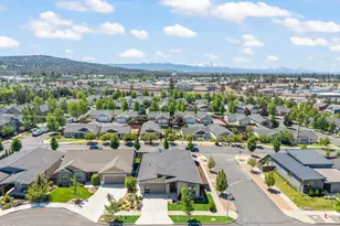 63177 Iner Loop, Bend, OR 97701 - Photo 32