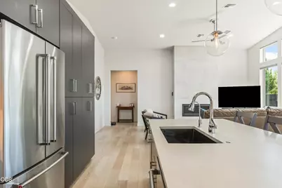 63177 Iner Loop, Bend, OR 97701 - Photo 12