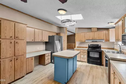 5810 NW Odin Falls Way, Redmond, OR 97756 - Photo 6