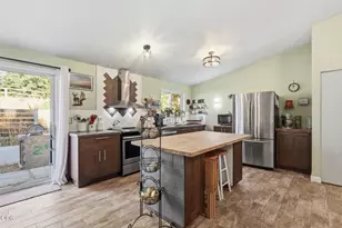 16801 Gross Dr, Bend, OR 97707 - Photo 30
