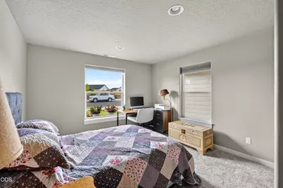 3375 NW Canyon Drive, Redmond, OR 97756 - Photo 32