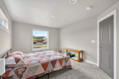 3375 NW Canyon Drive, Redmond, OR 97756 - Photo 28