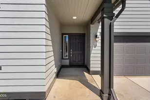 3688 Luchu St, Medford, OR 97504 - Photo 4