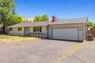 6236 Cherry Way, Klamath Falls, OR 97603 - Photo 2