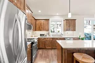 1305 Northwest Criterion Lane, Bend, OR 97703 - Photo 12