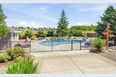 163 Hidden Valley Drive, Eagle Point, OR 97524 - Photo 18