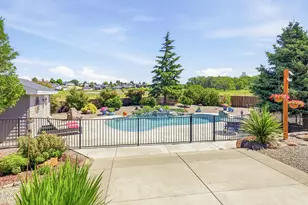 163 Hidden Valley Dr, Eagle Point, OR 97524 - Photo 18
