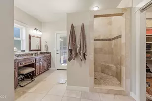 163 Hidden Valley Dr, Eagle Point, OR 97524 - Photo 32