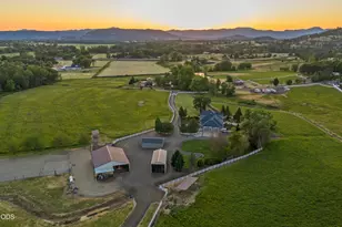 163 Hidden Valley Dr, Eagle Point, OR 97524 - Photo 8