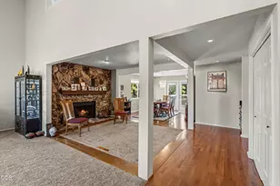 1031 Kristen Dr, Medford, OR 97504 - Photo 10