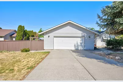 854 SW 23rd Court, Redmond, OR 97756 - Photo 1