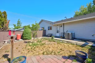 854 SW 23rd Ct, Redmond, OR 97756 - Photo 26