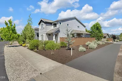 61094 SE Sydney Harbor Drive, Bend, OR 97702 - Photo 1