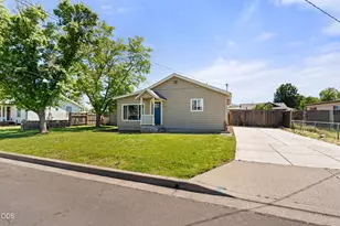 2540 Tennessee Dr, Medford, OR 97501 - Photo 2
