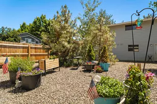 1630 SE Tempest Dr, Bend, OR 97702 - Photo 2