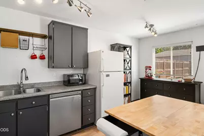 1630 SE Tempest Drive #UNIT 10, Bend, OR 97702 - Photo 8