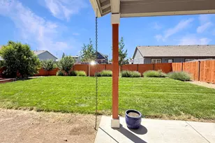 241 NW Monte Vis Ave, Madras, OR 97741 - Photo 32