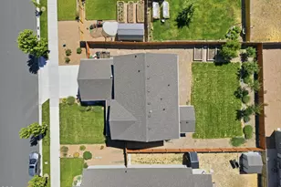 241 NW Monte Vis Ave, Madras, OR 97741 - Photo 8