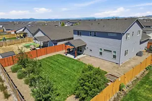 241 NW Monte Vis Ave, Madras, OR 97741 - Photo 6