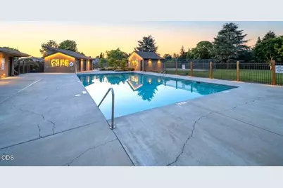 [Address not provided], Medford, OR 97501 - Photo 8