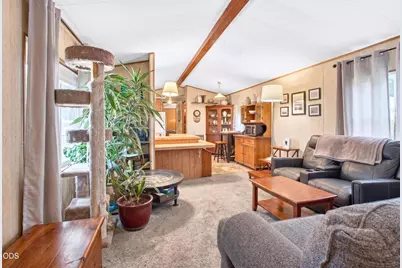 [Address not provided], Medford, OR 97501 - Photo 2