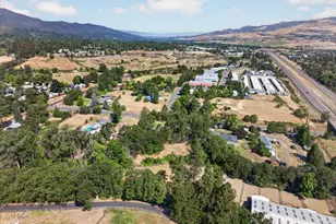 624 Crowson Rd, Ashland, OR 97520 - Photo 42