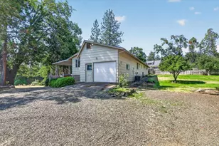624 Crowson Rd, Ashland, OR 97520 - Photo 1
