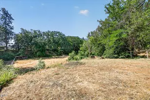 624 Crowson Rd, Ashland, OR 97520 - Photo 36