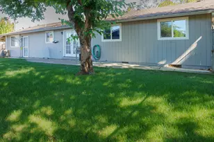 609 E Archwood Dr, Eagle Point, OR 97524 - Photo 14