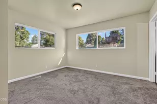 2425 E McAndrews Rd, Medford, OR 97504 - Photo 12