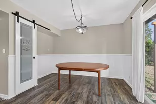 2425 E McAndrews Rd, Medford, OR 97504 - Photo 10