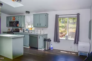 1956 Worthington Rd, Eagle Point, OR 97524 - Photo 6