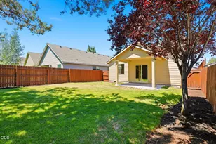 21171 SE Kayla Ct, Bend, OR 97702 - Photo 34