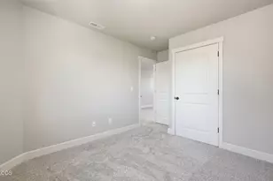 21171 SE Kayla Ct, Bend, OR 97702 - Photo 26