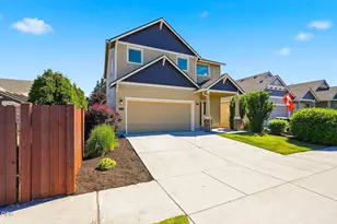 21171 SE Kayla Ct, Bend, OR 97702 - Photo 4