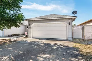 441 Crystal Dr, Eagle Point, OR 97524 - Photo 18