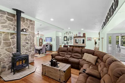 4300 Pleasant Creek Road, Rogue River, OR 97537 - Photo 14