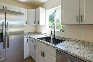2172 17th St, North Bend, OR 97459 - Photo 34
