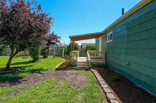 2172 17th St, North Bend, OR 97459 - Photo 12