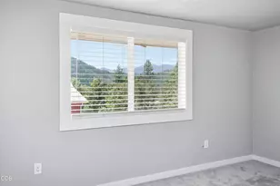 8960 N Applegate Rd, Grants Pass, OR 97527 - Photo 12