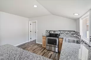 8960 N Applegate Rd, Grants Pass, OR 97527 - Photo 10
