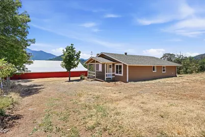 8960 N Applegate Road, Grants Pass, OR 97527 - Photo 2