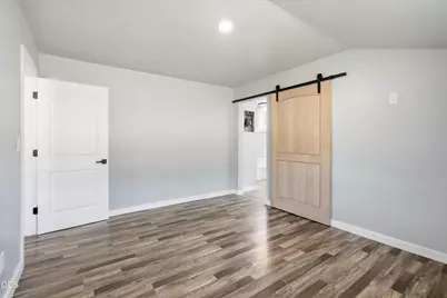 8960 N Applegate Road, Grants Pass, OR 97527 - Photo 18